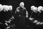 <b>«Через тернии к звездам» (1980)</b>
<br><br>
Научно-фантастический фильм Ричарда Викторова по сценарию Кира Булычева, завершающий советскую космическую трилогию, начатую картинами «Москва — Кассиопея» и «Отроки во Вселенной». В XXIII веке экипаж земного звездолета «Пушкин» находит в космосе корабль с выжившей девушкой-андроидом Нийей (Елена Метелкина): она родилась на планете Десса, которую срочно надо спасать от экологической катастрофы. Все закончится хорошо, во многом благодаря помощи эксперта по контактам с другими цивилизациями, гуманиста и ученого по имени Глан, роль которого сыграл Глеб Стриженов.
