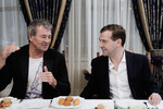 Президент РФ Дмитрий Медведев с вокалистом Deep Purple Иеном Гилланом в подмосковной резиденции «Горки», 2011 год