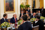 Президент США Дональд Трамп во время встречи с президентом Украины Владимиром Зеленским, канцлером Германии Фридрихом Мерцем, президентом Франции Эммануэлем Макроном и премьер-министром Италии Джорджей Мелони во время переговоров с участием европейских лидеров в Белом доме, США, 18 августа 2025 года