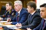 Главный государственный инспектор безопасности дорожного движения РФ Виктор Нилов, мэр Москвы Сергей Собянин, министр транспорта РФ Максим Соколов и временно исполняющий обязанности губернатора Московской области Андрей Воробьев (слева направо) во время брифинга, посвященного транспортной ситуации в Московском регионе, в здании Министерства транспорта РФ, 2012 год