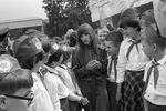 Наталья Варлей во время встречи с пионерами, 1984 год
