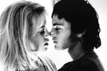 Актеры Николь Кидман и Хоакин Феникс в фильме «Умереть во имя» (1995)