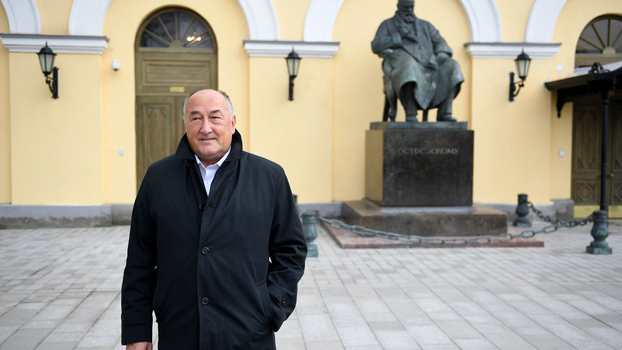 Борис Клюев на&nbsp;сборе труппы перед&nbsp;началом нового сезона Государственного академического Малого театра России в&nbsp;Москве, 2017 год 