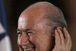 Улыбка футбольного политика