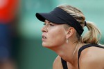 С подачами соперницы Шарапова справлялась довольно легко