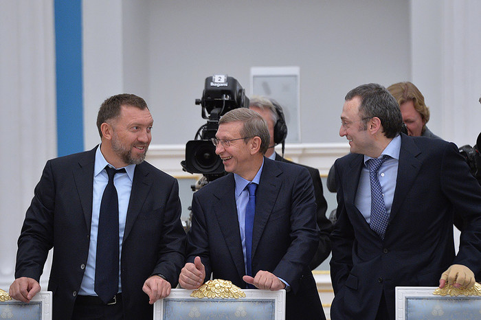 Президент, генеральный директор компании En+ Group Олег Дерипаска, глава АФК &laquo;Система&raquo; Владимир Евтушенков и член Совета Федерации РФ от Дагестана Сулейман Керимов (слева направо) на&nbsp;встрече с&nbsp;президентом Владимиром Путиным в&nbsp;Кремле