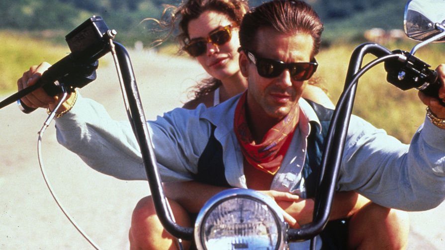 Микки Рурк и Жаклин Биссет в&nbsp;фильме «Дикая орхидея» (1990)