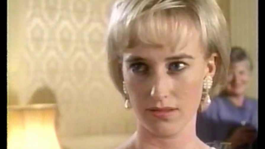 Актриса Эми Секомб в&nbsp;фильме &laquo;Диана&nbsp;&mdash; королева сердец&raquo; (1998). Картина про&nbsp;последний год жизни принцессы, где перемешались громкие романы, работа и отношения с&nbsp;сыновьями. Для&nbsp;Эми Секомб эта роль стала единственной в&nbsp;фильмографии.
