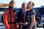 <b>«Армагеддон» (1998)</b>
<br><br>
Причем, когда уже был утвержден в проект, сильно переписал персонажа: актер придумал, что Трумен когда-то мечтал сам полететь в космос, однако из-за проблем со здоровьем сумел достичь лишь высокой административной должности. Бэю, у которого — в отличие от Торнтона — «Оскара» за сценарий (да и вообще никакого) не было, эта идея понравилась. На том и порешили.