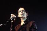 Брайан Молко и Placebo на концерте в Швейцарии, 2000 год