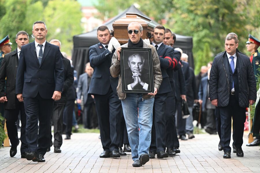 Похороны бывшего президента СССР Михаила Горбачева на&nbsp;Новодевичьем кладбище, 3&nbsp;сентября 2022&nbsp;года