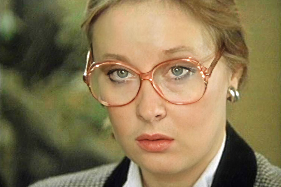 Актриса Лариса Удовиченко в&nbsp;роли Люси в&nbsp;фильме &laquo;Искренне Ваш&raquo;, 1985&nbsp;год