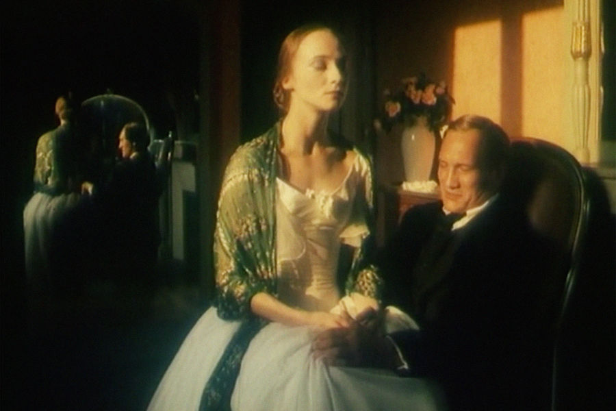 &laquo;Мания Жизели&raquo; (1995)
<br><br>
Дебютная работа режиссера в&nbsp;жанре игрового кино: драма, сюжет которой построен на&nbsp;фактах из&nbsp;жизни знаменитой русской балерины Ольги Спесивцевой. Она была одной из&nbsp;самых узнаваемых прим Европы, танцевала во многих топовых театрах мира, а последние годы жизни провела в&nbsp;безвестности. Роль артистки в&nbsp;проекте исполнила Галина Тюнина, также в&nbsp;кадре появился Иван Охлобыстин.
