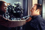 Кадр из фильма «Переговорщик» (1998)