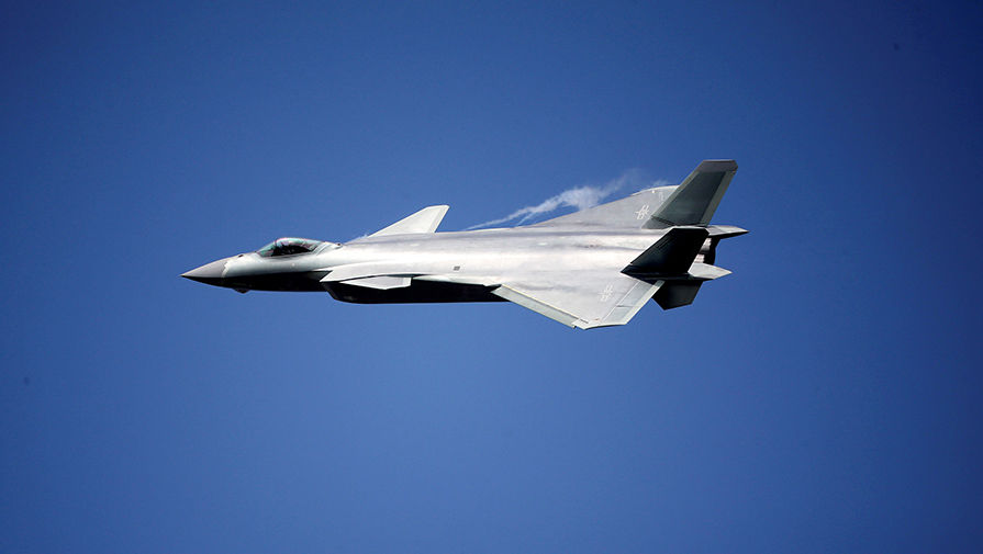 Китайский военный истребитель 5-го поколения по&nbsp;западной классификации Chengdu J-20 на&nbsp;международной авиационно-космической выставке Airshow China 2016