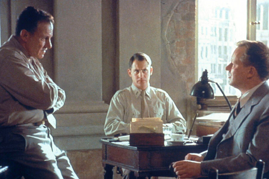 <b>«Мнения сторон» (2001)</b>
<br><br>
В&nbsp;этой исторической драме венгерского режиссера Иштвана Сабо о&nbsp;событиях 1946&nbsp;года Кейтель сыграл американского следователя майора Арнольда, занимающегося денацификацией германского дирижера Вильгельма Фуртвенглера. Задача майора &mdash; доказать связи подследственного с&nbsp;нацистской партией. К&nbsp;слову, в&nbsp;картине сыграл наш Олег Табаков &mdash; советского полковника Дымшица.