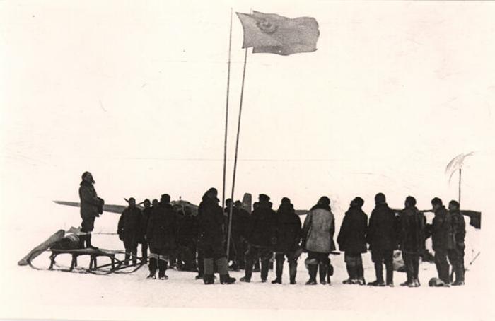 Подъем Государственного флага СССР 1937&nbsp;г.