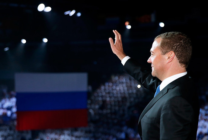 Премьер-министр России Дмитрий Медведев на церемонии закрытия XVI чемпионата мира по водным видам спорта в ледовом дворце «Татнефть-Арена»