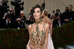 Эмили Ратаковски в Versace