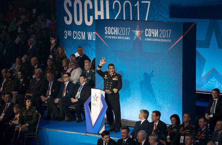 Президент Международного совета военного спорта (CISM) полковник Абдулхаким Альшино выступает на церемонии открытия III Всемирных зимних военных игр в Сочи