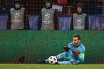 Вратарь ПФК ЦСКА Игорь Акинфеев в матче группового этапа Лиги Чемпионов между ПФК ЦСКА (Москва, Россия) и ФК «Бенфика» (Лиссабон, Португалия). 