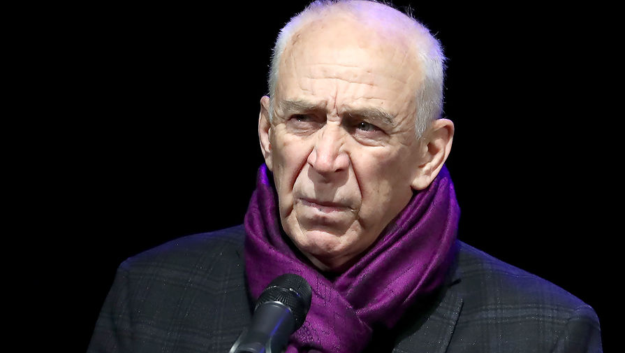 Актер Александр Пашутин на церемонии прощания с Арменом Джигарханяном в Москве, 17 ноября 2020 года
