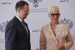 Министр культуры РФ Владимир Мединский и певица Ирина Понаровская, удостоенная почетного звания «Заслуженный артист Российской Федерации», на торжественной церемонии награждения деятелей культуры и искусства государственными наградами РФ, 2019 год