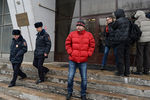 Сотрудники правоохранительных органов у офиса на улице Вавилова, где были застрелены генеральный директор компании «Мон-Компани» Николай Чалый и его заместитель Анатолий Яковин