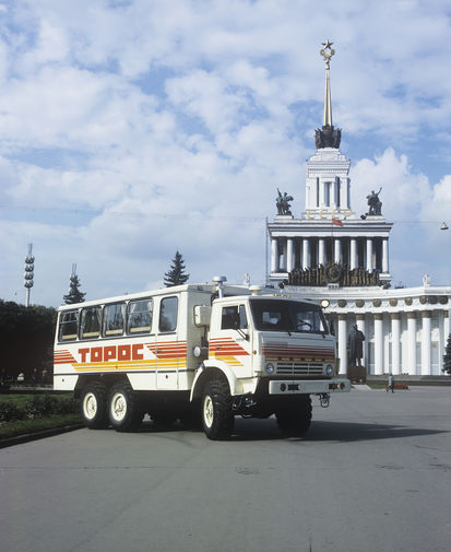 Вахтовый автобус-вездеход Камского автомобильного завода на&nbsp;ВДНХ, 1991&nbsp;год