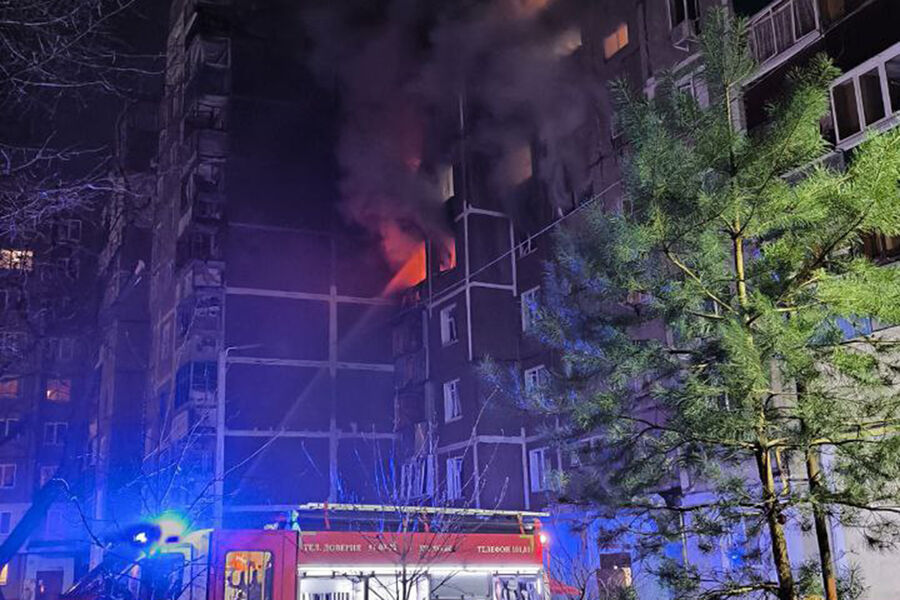 Пожар в&nbsp;многоквартирном жилом доме во время массированной атаки БПЛА, Курск, 15&nbsp;апреля 2025&nbsp;года