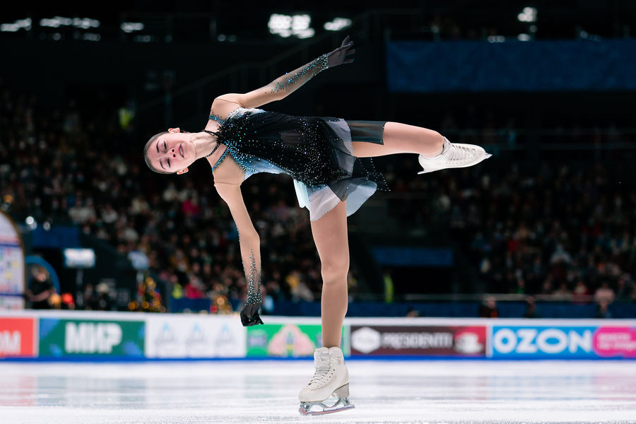 Аделия Петросян выступает в&nbsp;произвольной программе на&nbsp;чемпионате России &mdash; 2022