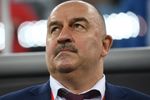 Главный тренер сборной России по футболу Станислав Черчесов в товарищеском матче между сборными командами России и Испании.