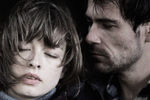 Лара Белмонт и Мэтт Райан в телефильме «Безумные декабри» (2009)