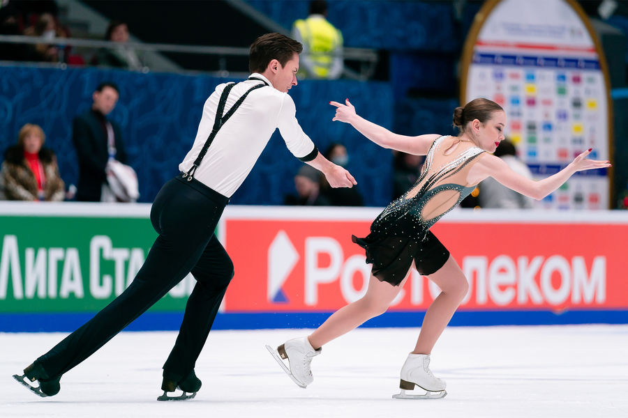 Юлия Артемьева и Михаил Назарычев выступают в&nbsp;короткой программе на&nbsp;чемпионате России &mdash; 2022
