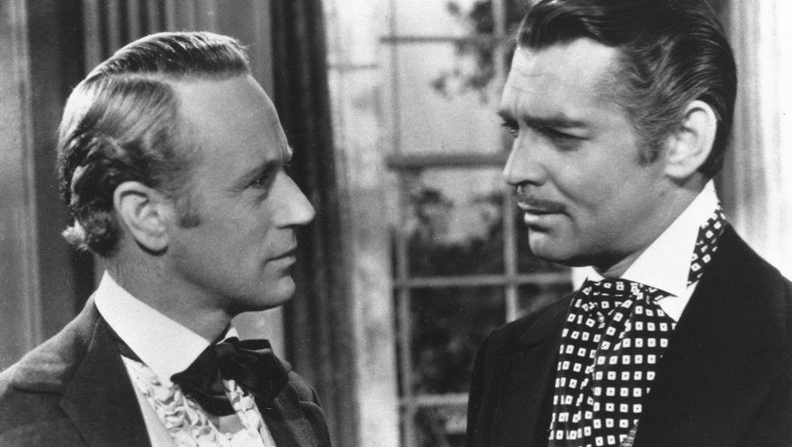 Кларк Гейбл и Лесли Говард в сцене из фильма «Унесенные ветром» (1939)