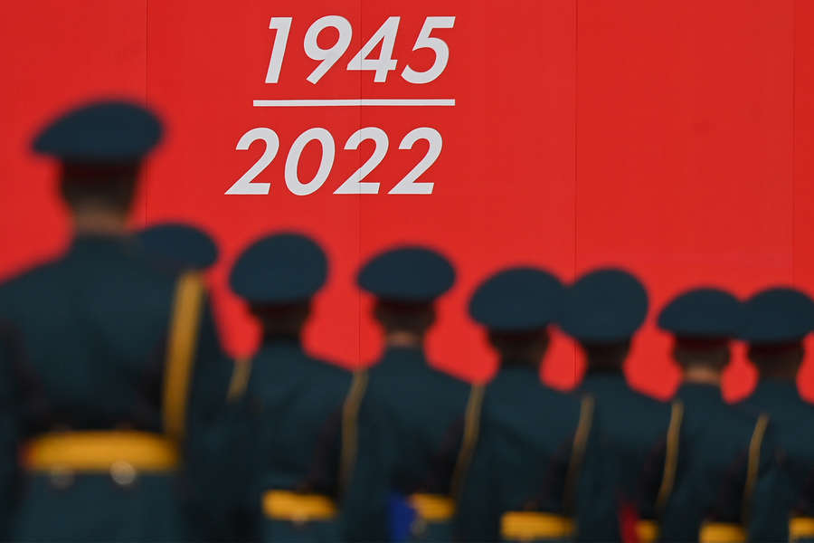 Военнослужащие на&nbsp;Красной площади перед&nbsp;началом военного парада в&nbsp;честь 77-й годовщины Победы в&nbsp;Великой Отечественной войне, 9&nbsp;мая 2022&nbsp;года