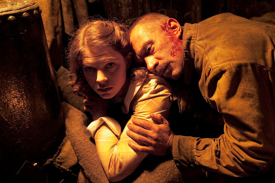 &laquo;Край&raquo;(2010)
<br><br>
Один из&nbsp;самых титулованных проектов в&nbsp;карьере Учителя &mdash; фильм, на&nbsp;секундочку, попал на&nbsp;&laquo;Золотой глобус&raquo; в&nbsp;номинации &laquo;Лучшая иностранная картина&raquo;, хоть и сам приз ему не достался. Роли в&nbsp;ленте исполнили звезды российского кино первой величины: Владимир Машков, Сергей Гармаш, Юлия Пересильд и другие. Действия драмы разворачиваются после окончания Великой Отечественной войны в&nbsp;далеком поселке под&nbsp;названием Край, куда с&nbsp;фронта возвращается танкист, питающий страсть к&nbsp;паровозам.