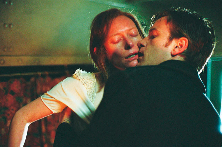 Тильда Суинтон и Юэн Макгрегор в&nbsp;фильме &laquo;Молодой Адам&raquo; (2003)