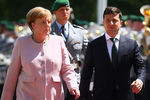 Канцлер ФРГ Ангела Меркель и президент Украины Владимир Зеленский во время встречи в Берлине, 18 июня 2019 года