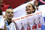 Дина и Арина Аверины во время групповых соревнований гимнасток сборной России в финале в отдельных видах на чемпионате мира по художественной гимнастике в Баку, 2019 год