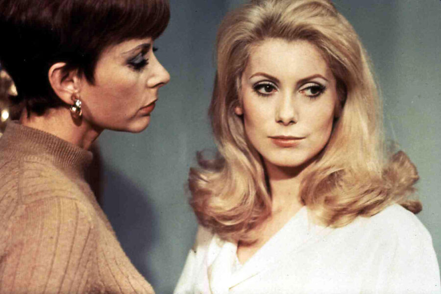 Актрисы Женевьев Паж и Катрин Денев в&nbsp;картине &laquo;Дневная красавица&raquo; (1967)