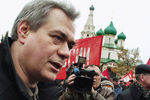 Журналист Сергей Доренко на митинге ярославских коммунистов, 2003 год