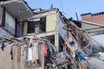Подъезд жилого пятиэтажного дома, обрушившийся в результате взрыва газа, на улице Химиков, Ефремов, 7 февраля 2023 года