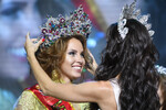 Полина Диброва (Московская область), выигравшая в финале всероссийского конкурса «Миссис Россия — 2017» в театрально-концертном зале «Мир» в Москве