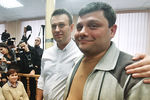 Предприниматель Петр Офицеров и политик Алексей Навальный (включен в список террористов и экстремистов) 