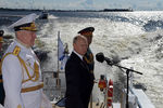 Главнокомандующий ВМФ России адмирал Николай Евменов, президент России Владимир Путин и министр обороны Сергей Шойгу во время Главного военно-морского парада в честь Дня Военно-Морского Флота России, 26 июля 2020 года