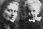 Анна Герман родилась в узбекском городе Ургенч, в семье преподавательницы немецкого языка и бухгалтера. После развода ее мать вышла замуж за польского офицера и переехала с дочерью во Вроцлав. На фото: Анна с матерью Ирмой Бернер