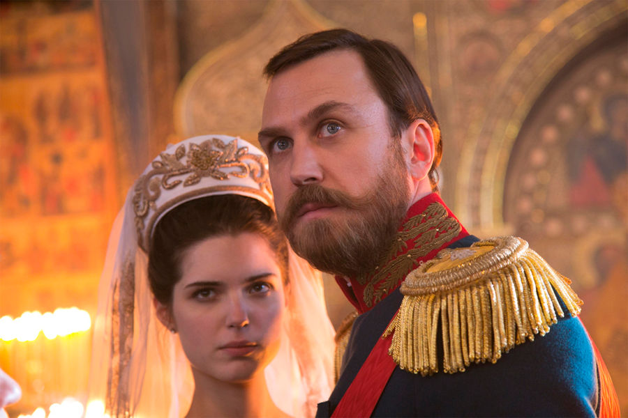 &laquo;Матильда&raquo; (2017)
<br><br>
Историческая мелодрама, получившая максимально громкое промо из-за недовольства сюжетом Натальи Поклонской. Фильм повествует о&nbsp;романе будущего императора Николая II и балерины Матильды Кшесинской. Роли в&nbsp;проекте исполнили Михалина Ольшанска, Ларс Айдингер, Луиза Вольфрам, Данила Козловский, Ингеборга Дапкунайте, Сергей Гармаш, Евгений Миронов и другие.