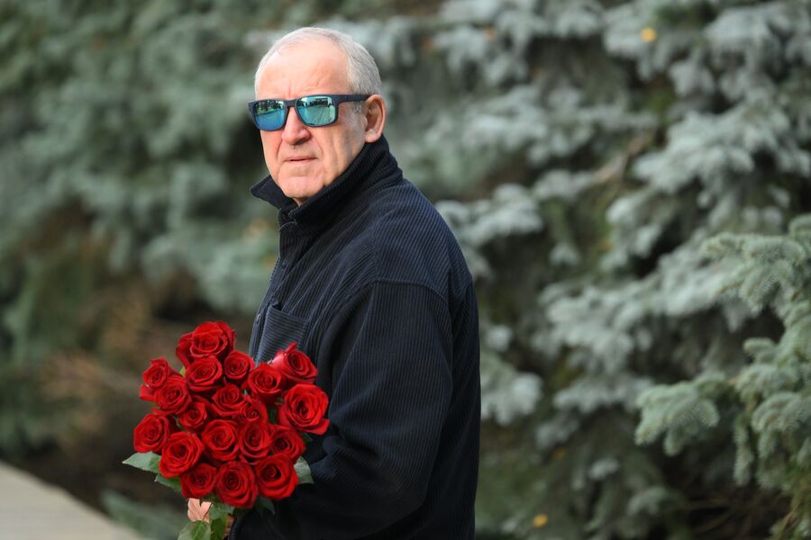 Депутат Государственной Думы РФ Сергей Неверов на&nbsp;церемонии прощания с&nbsp;телеведущим Юрием Николаевым в&nbsp;Москве, 8&nbsp;ноября 2025&nbsp;года