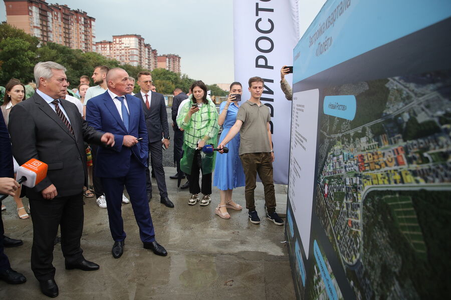 «Здесь будет более полутора миллионов квадратных метров благоустроенного, комфортного, современного жилья. Пять школ, десять детсадов, 14&nbsp;бульваров, более 40&nbsp;гектаров земли будет озеленено &ndash; вся инфраструктура будет здесь. Мы дали старт застройке с&nbsp;микрорайона «Полет» и уже в&nbsp;сентябре 2023&nbsp;года здесь же строить первый детсад», &mdash; подчеркнул генеральный директор «ЮСИ» Юрий Иванов.